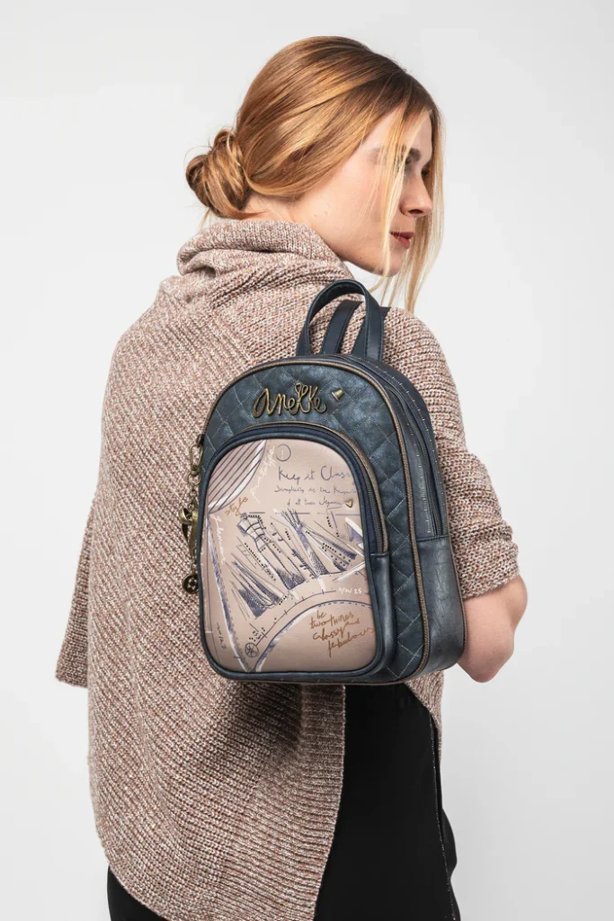 mochila con bolsillo frontal studio#2
